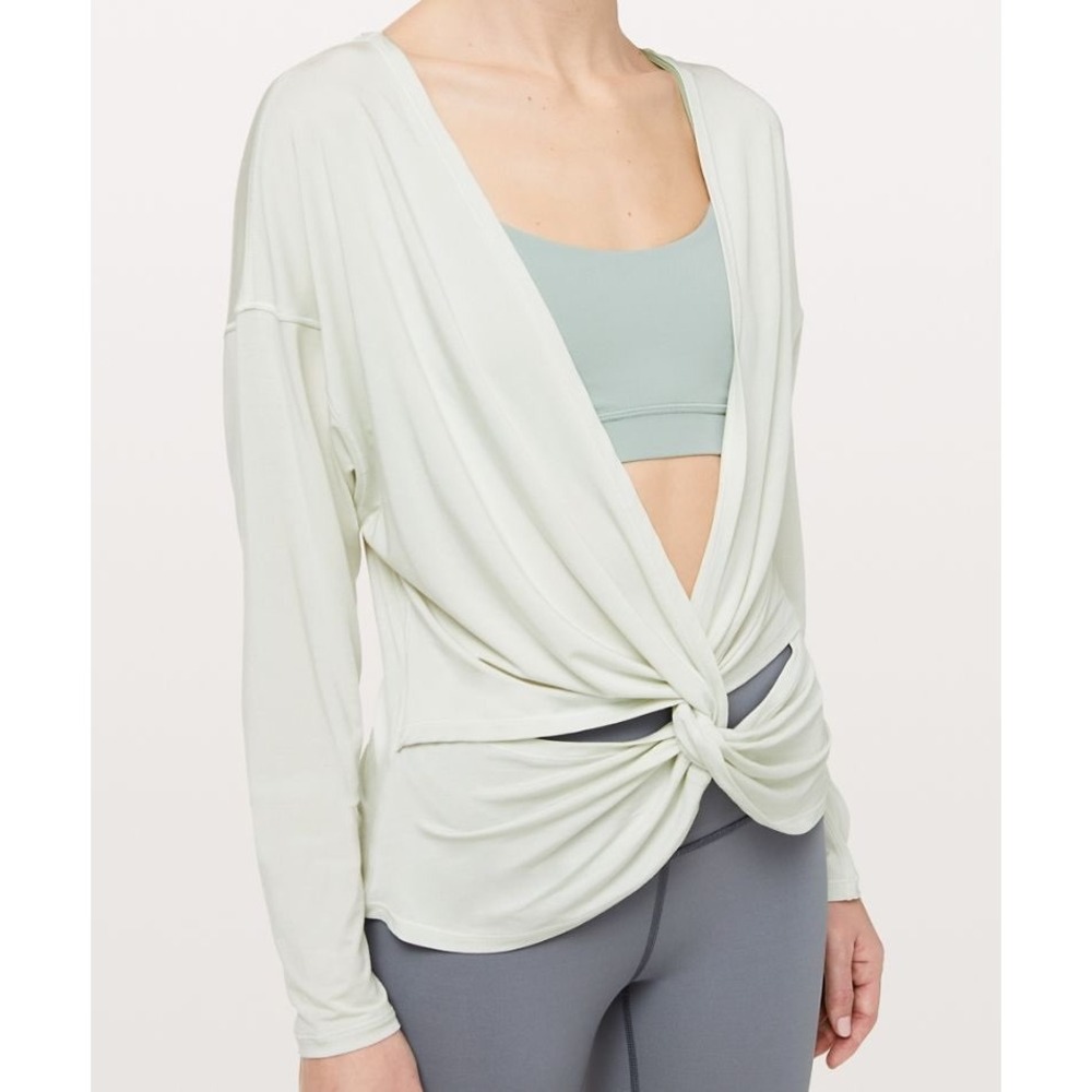 Lululemon Full Of Grace Long‎ Sleeve
Ocean Mist Reversible Top Silk Blend 10